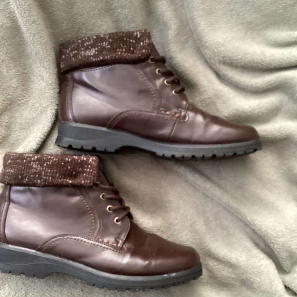 Women Brown Low Heel Boots Size 9 Faux Leather Knit Top Causal